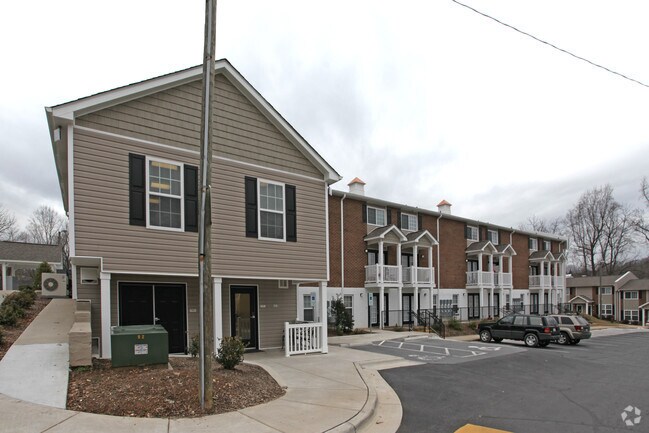 Woodcrest Apartments - Woodcrest Apartments