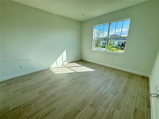 Photo - 19600 Whispering Crk Rd