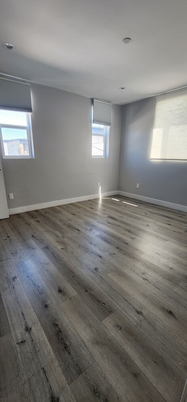 Photo - 4651 W 18th St