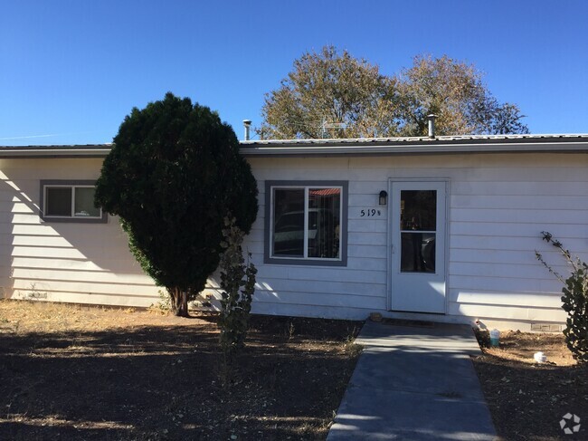 Building Photo - 519 S. Ash St. Rental