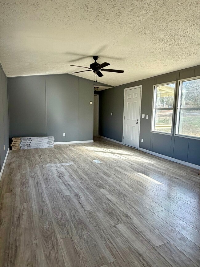 Building Photo - 150 Chips Ct