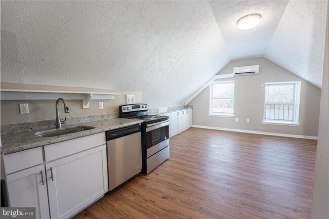 Photo - 3105 Shawnee Dr Unit 7