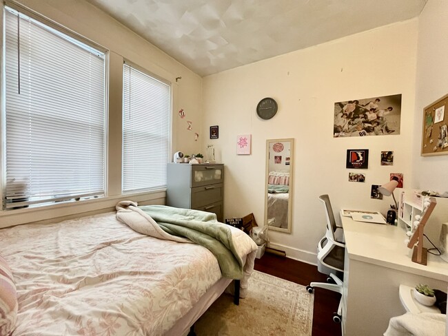 Photo - 3345 Parkview Ave Unit 1