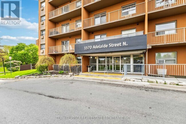 Photo - 1570 Adelaide St Unité 221