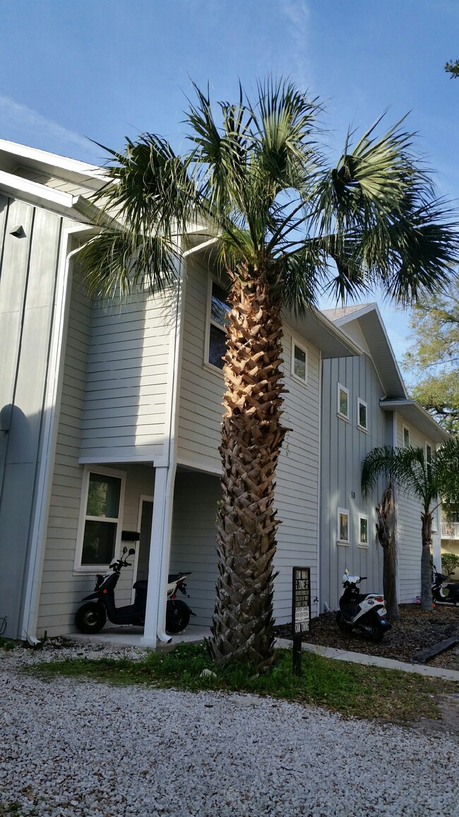 310 NW 14th Dr Unit 10