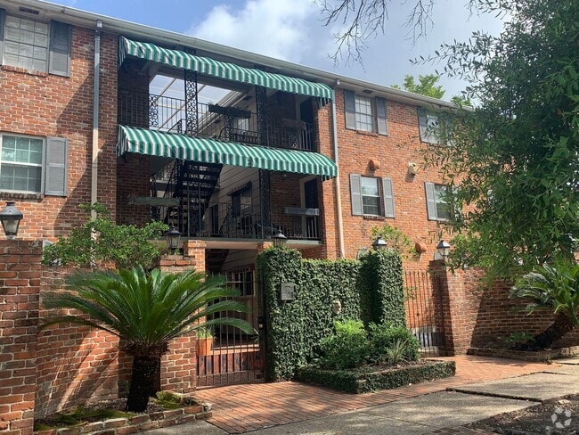Building Photo - 2855 St Charles Ave Unit 2855 St. Charles Ave. Apt. 309