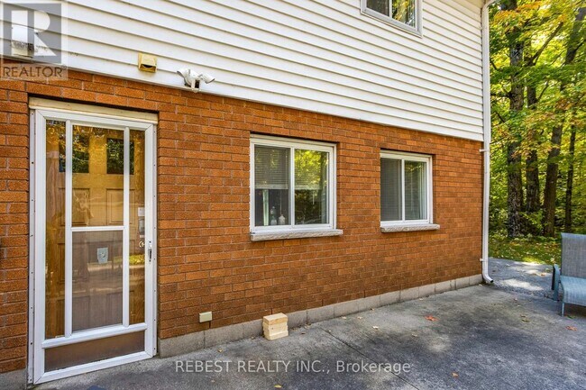 Photo - 910 Concession Rd 17 W