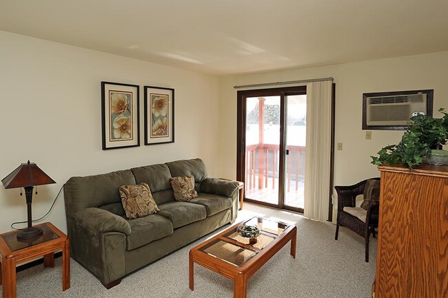 Photo - MEADOWBROOK APARTMENTS