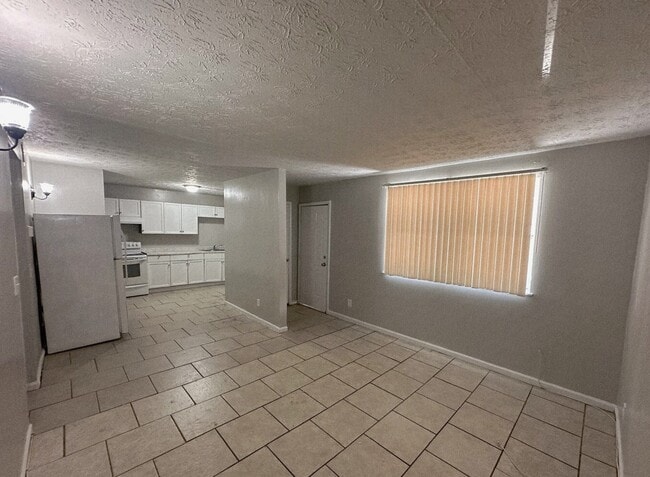 Photo - 2862 W 1st St Unit 4