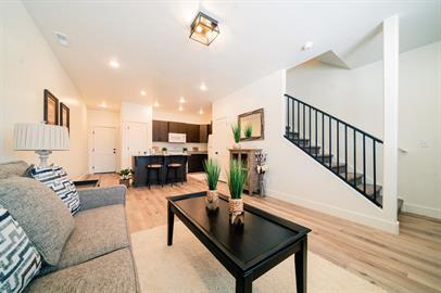 Photo - 220 Spring Creek Pkwy