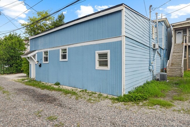 Photo - 112 E Anderson St Apartment Unit 112 E Henry St