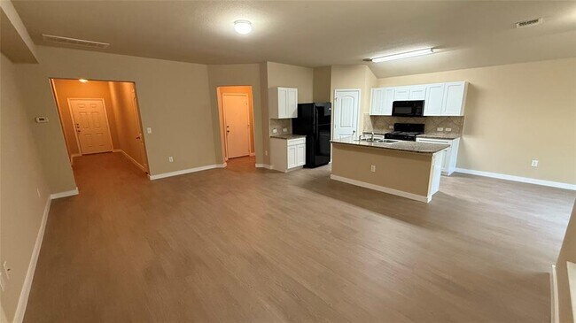 Photo - 804 Red Tails Dr