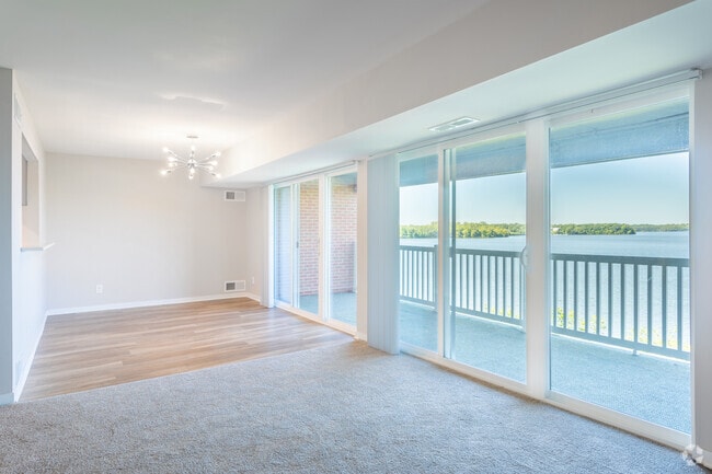 Interior Photo - The Lake Shore Apartments