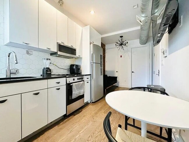 Photo - Furnished room/NOT APARTMENT Unit 2A