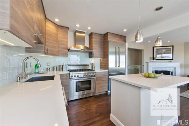 Building Photo - Bernal Heights Oasis: Stunning Renovated View Home with Modern Chic Open House Sunday 1/18 2-4