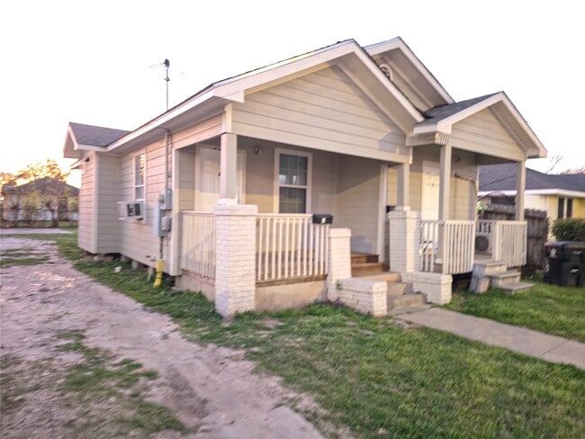 Building Photo - 1711 Sam Wilson St