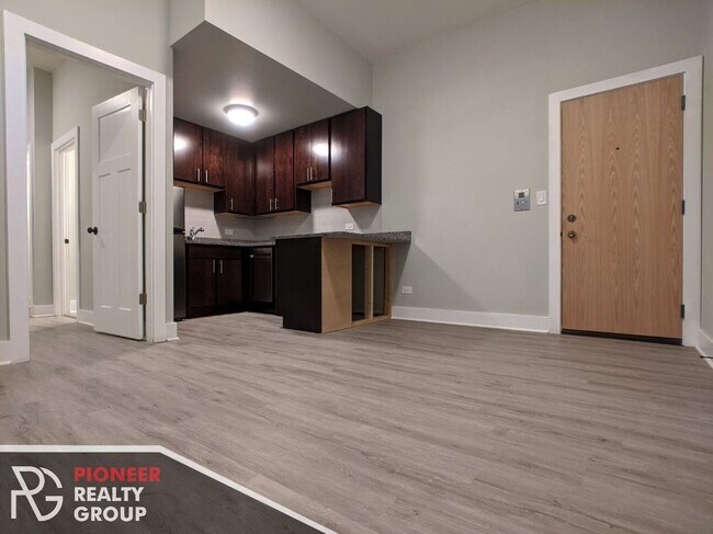 Photo - 1435 N Dearborn St Unit B3