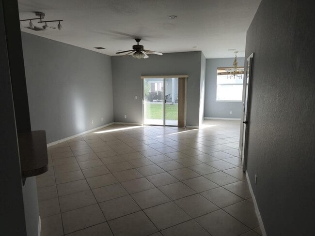 Photo - Prime Location & Modern Comfort in Greenacres! 3 Bed 2.5 Bath Townhouse