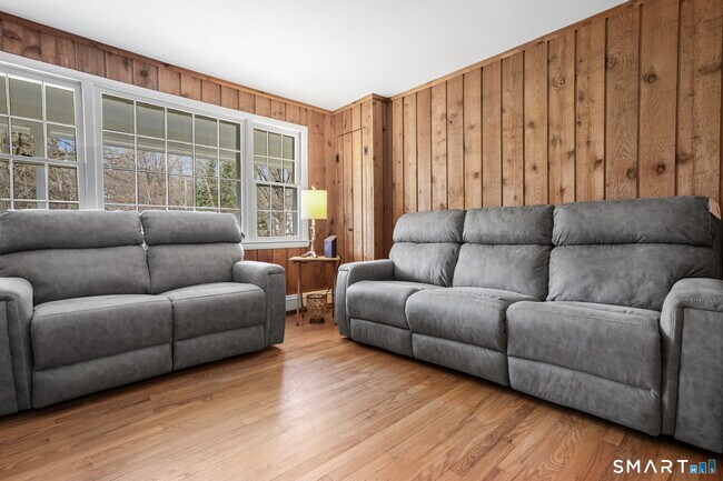 Photo - 15 Flat Rock Dr