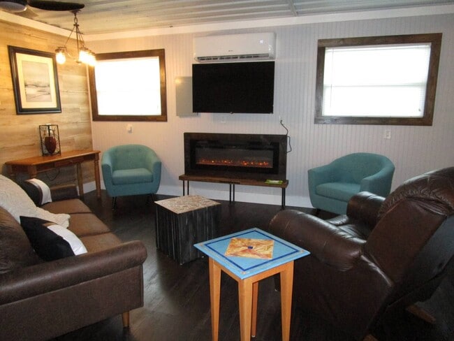 Photo - 362 Sunshine Ave