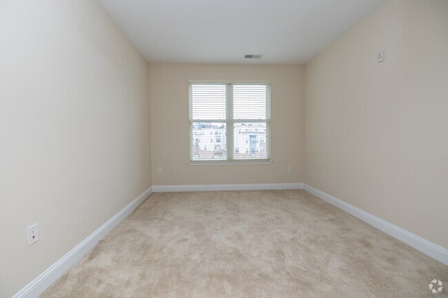 1BR, 1BA - 848SF - Bedroom