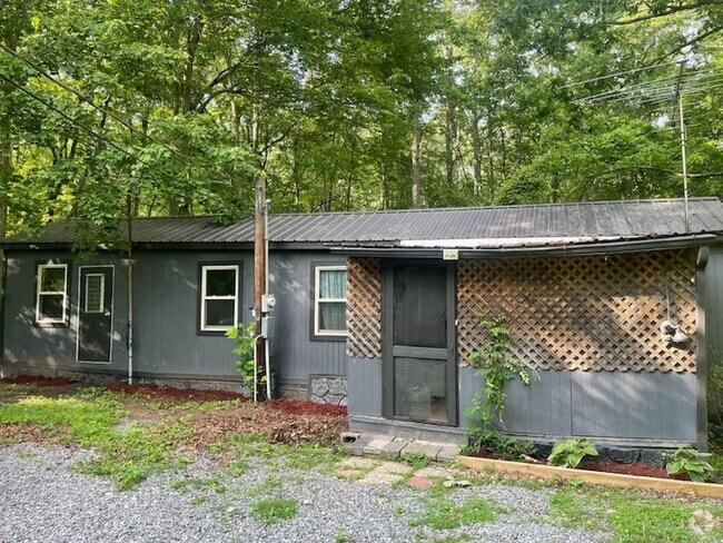 Building Photo - 5 Red Bush School Rd Rental