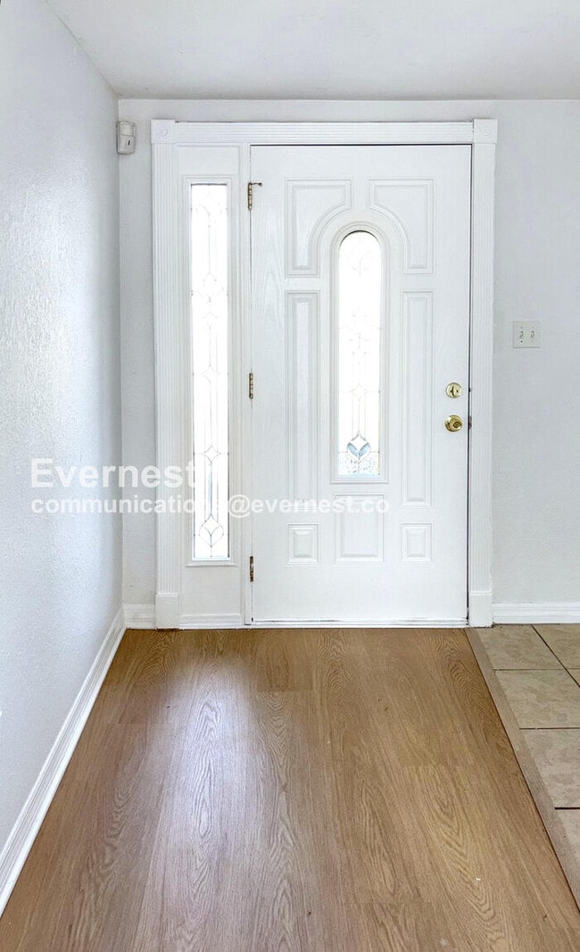 Building Photo - 1535 Toledo St