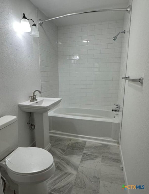 Photo - 205 E Johnson St