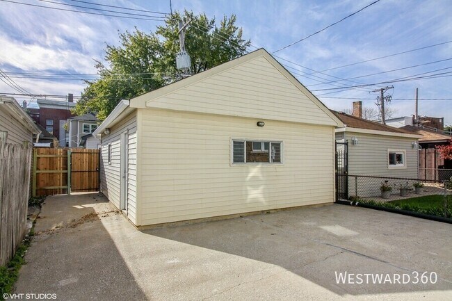 Photo - 4343 W Drummond Pl Unit G
