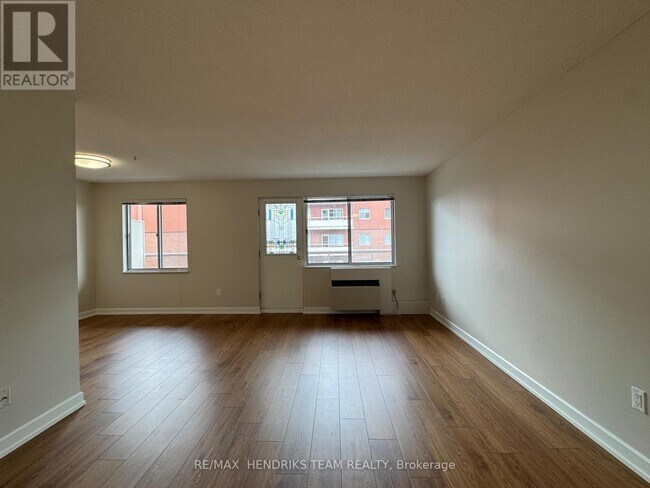 Photo - 610 Lake St Unité 705