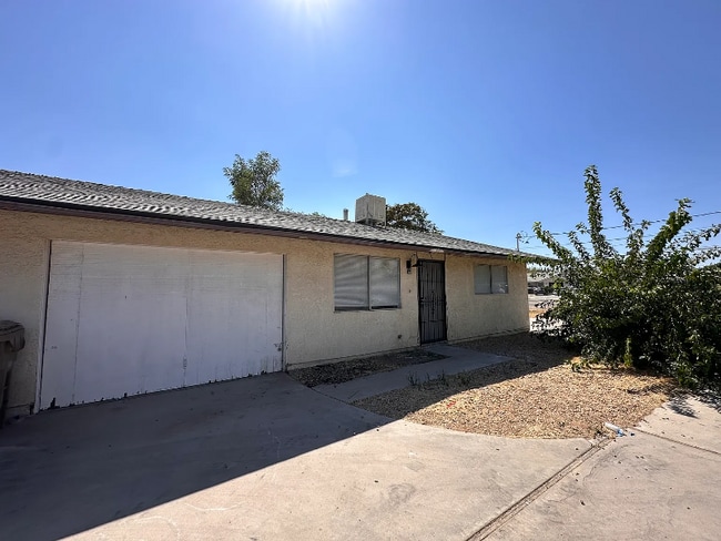 Photo - 16260 Orange St Unidad B