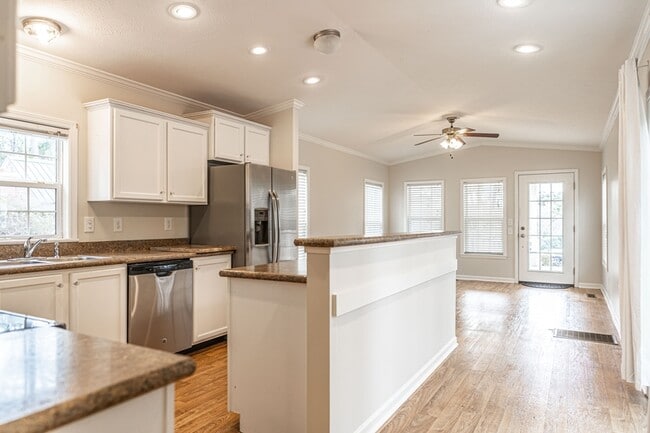 Photo - 435 W Baltimore Ave