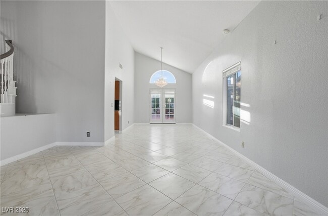 Photo - 2001 Madagascar Ln