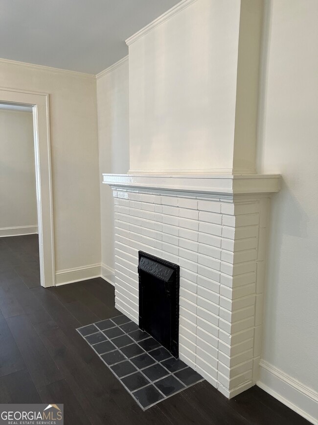 Photo - 1565 Walker Ave