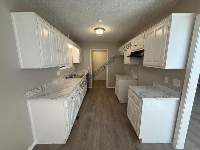 Photo - 2713 W Houston Pl