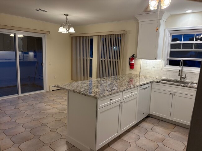 207 Torrey Pines Dr