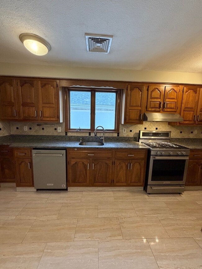 Photo - 33 Lafayette St Unit 2