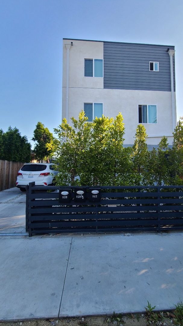 Photo - 32(839) Unit 32(841)