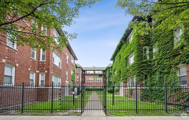 Building Photo - 4650 N Saint Louis Ave Unit 3C Rental