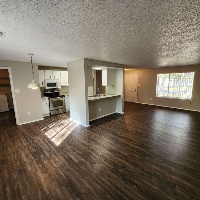 Newly Renovated 3BR/1BA Now Available in S... Rental For Rent in