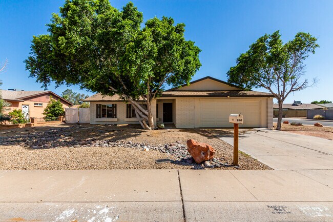 Photo - 961 W Fogal Way