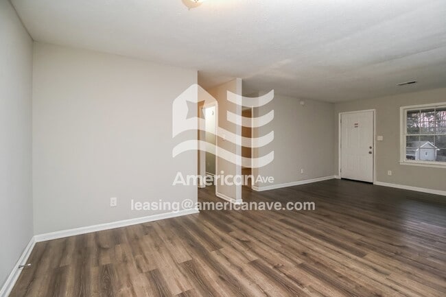 Photo - 10235 Waterford Rd NE