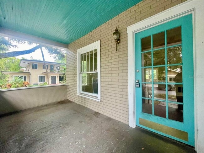 Photo - 557 6th Ave N