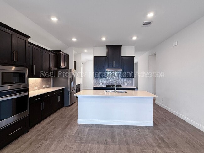 Photo - 2912 Log Cabin Dr