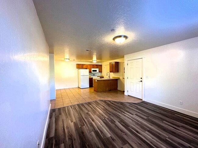 Photo - 580 S Center St