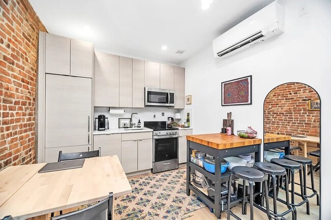 Photo - 333 Warren St