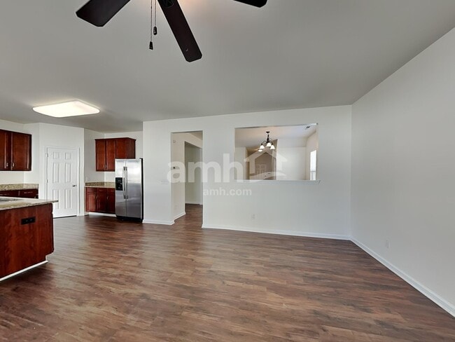 Photo - 2010 Blue Stream Ln