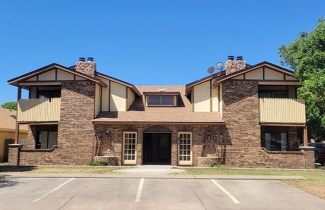 Building Photo - rl0800 Unit 804-3