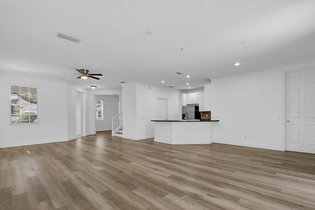 Photo - 199 Barbados Dr