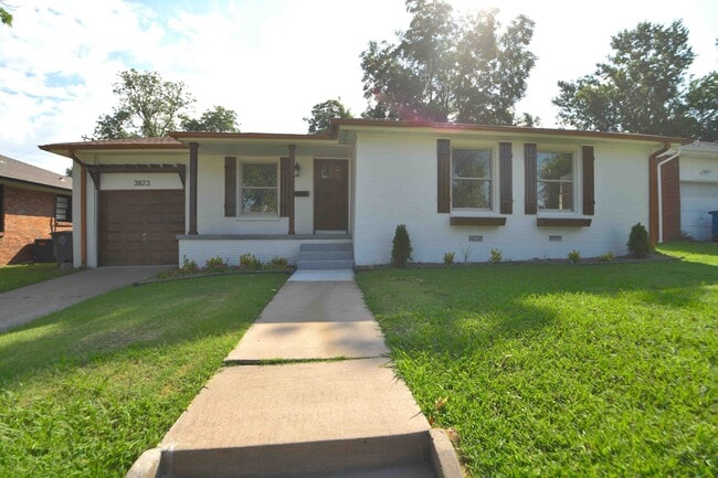 Building Photo - 3823 S Indianapolis Ave